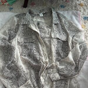 Old Navy Gray Snake Patterned Button-Up Shirt